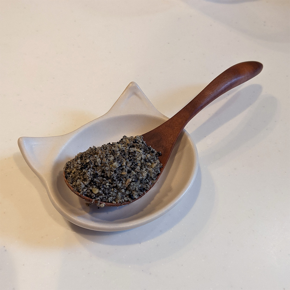 木のスプーンにのった艶肌艶髪レシピ